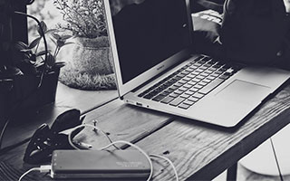 随着郑钦文1-2高芙，无缘决赛！诞生了4大不可思议和3个不争事实