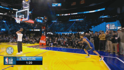 谈球吧官网登录入口不过如此🤭!前CBA扣篮王杨浩复刻麦克朗转体炸扣:幅度没我大~