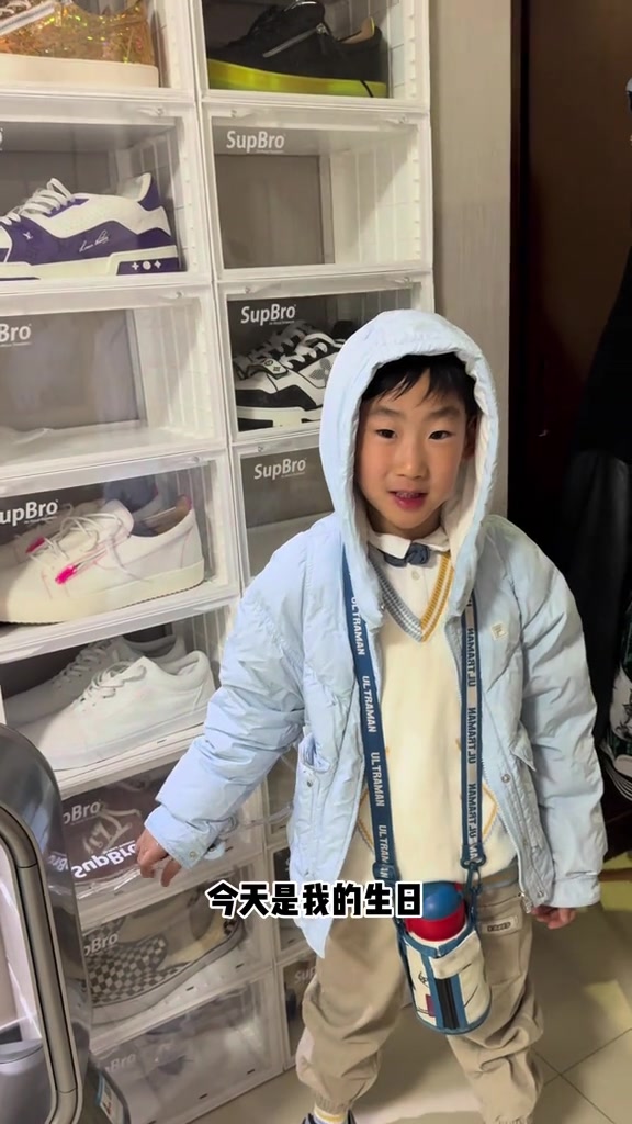 谈球吧官网登录入口萌娃！周琦晒带糊糊参加全明星Vlog 同时给儿子过了个生日