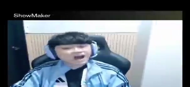 谈球吧体育app下载直播天才！Showmaker狂玩摄像头画面作搞怪表情