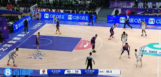 谈球吧CBA抱臂哥！赵继伟命中半场压哨三分&抱臂庆祝