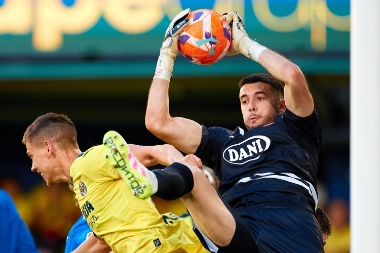 谈球吧(中国)官方网站每体：霍安-加西亚将是巴萨队史上通过支付解约金签的第五位球员