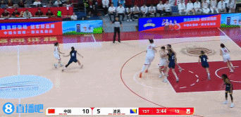 谈球吧体育app官网🤩接着打！张子宇内线低位要球 转身顶着人强打又是2+0！